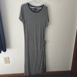 Midi Black and cream striped GAP dress, size Large